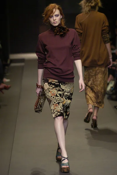 Look 28